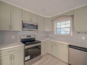 6363 Ivyknoll Drive, Houston TX 77035