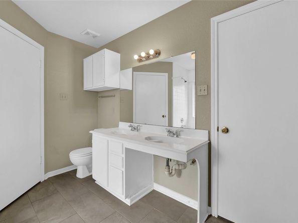 2610 Old Oak Lane, Kingwood TX 77339