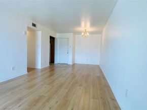 2824 S Bartell Drive 28, Houston TX 77054