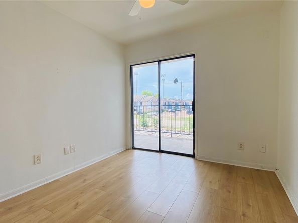2824 S Bartell Drive 28, Houston TX 77054
