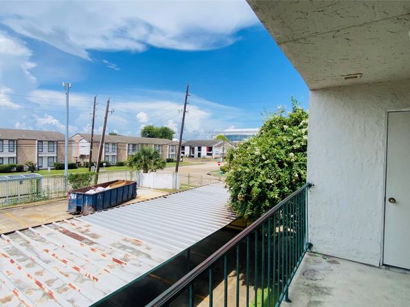 2824 S Bartell Drive 28, Houston TX 77054