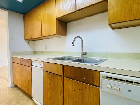 2824 S Bartell Drive 28, Houston TX 77054