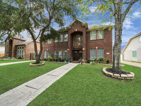 922 Bayhill Drive, Sugar Land TX 77479
