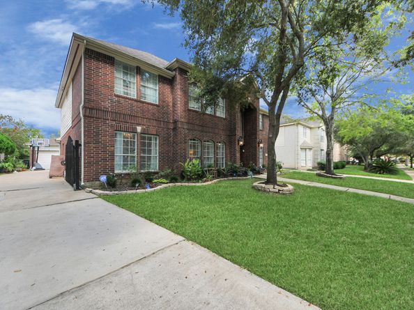 922 Bayhill Drive, Sugar Land TX 77479