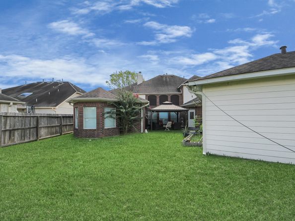 922 Bayhill Drive, Sugar Land TX 77479