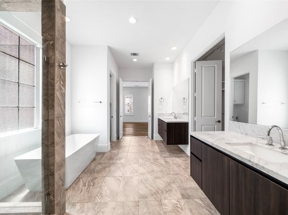 11107 Savannah Oaks Lane, Houston TX 77043