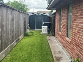 2123 Ridgecrest Drive, Houston TX 77055