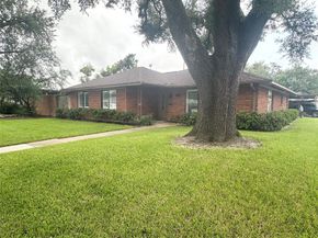 2123 Ridgecrest Drive, Houston TX 77055