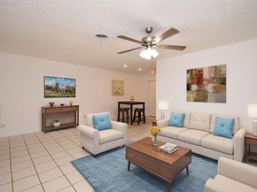 5542 Holly Street 207, Houston TX 77081
