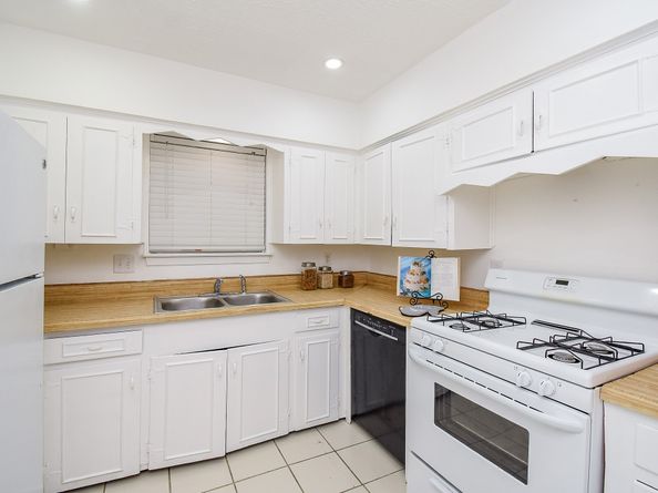 5542 Holly Street 207, Houston TX 77081