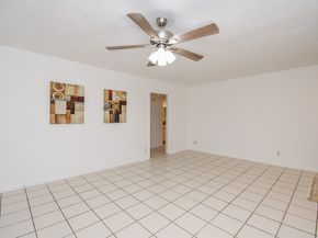 5542 Holly Street 207, Houston TX 77081