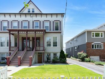 93 Sherman Pl