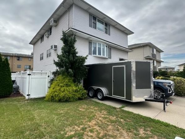17 Acorn Dr, Secaucus NJ 07094