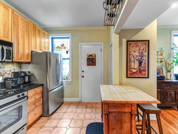 312 Monastery Pl 2R, Union City NJ 07087