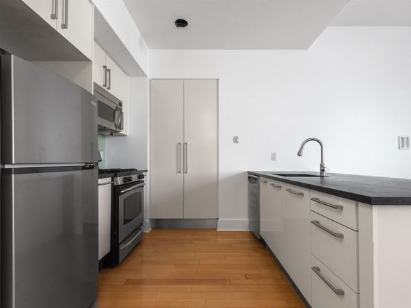 4 Beacon Way 612, Jersey City NJ 07304