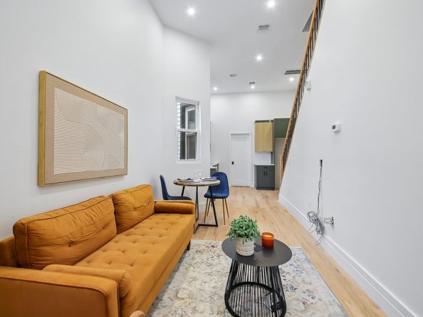 113 Lincoln St 2L, Jersey City NJ 07306