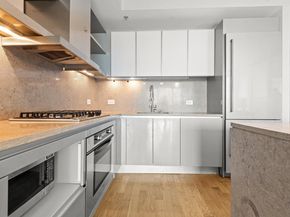 77 Hudson St 2004, Jersey City NJ 07302