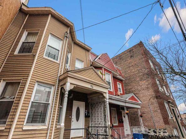 96 Harmon St, Jersey City NJ 07304