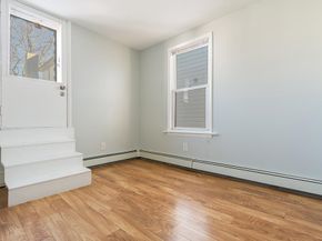 85 Cottage St, Bayonne NJ 07002