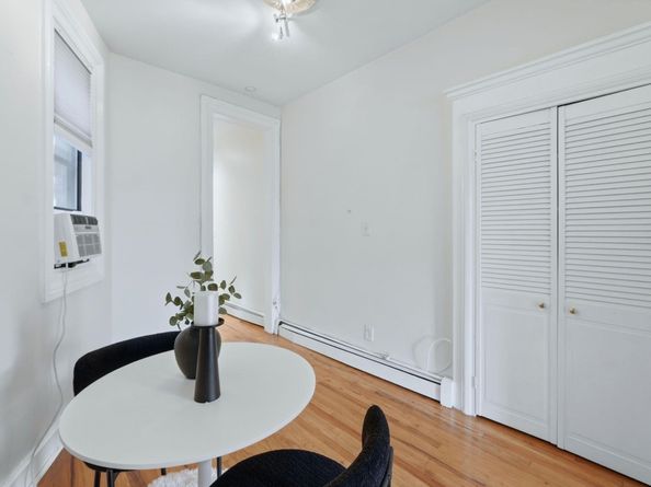 298 2nd St 3L, Jersey City NJ 07302