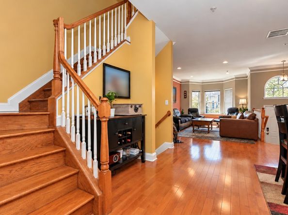 35 Mallard Pl 35, Secaucus NJ 07094
