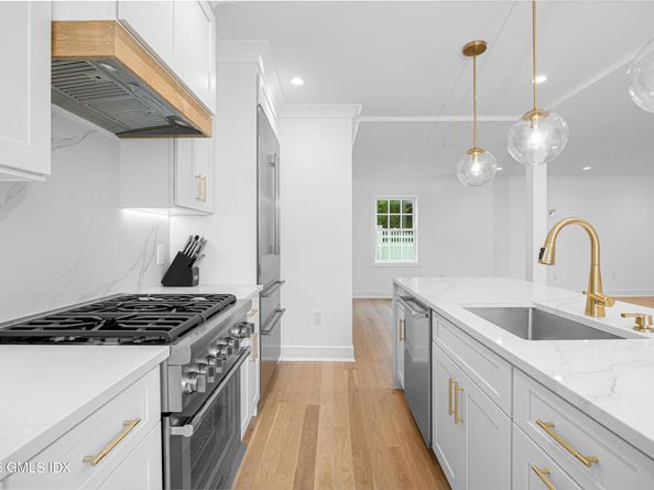 82 Josephine Evaristo Avenue, Greenwich CT 06830