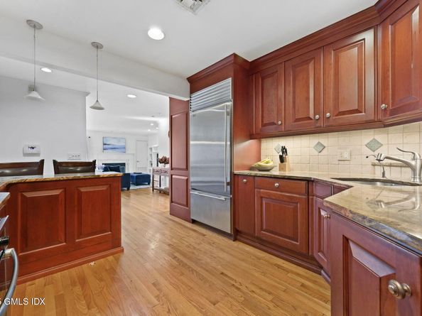 333 Palmer Hill Road 2E, Riverside CT 06878