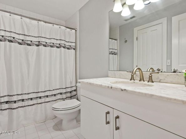 333 Palmer Hill Road 2E, Riverside CT 06878