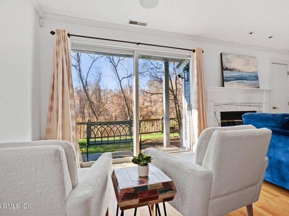 333 Palmer Hill Road 2E, Riverside CT 06878