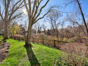 333 Palmer Hill Road 2E, Riverside CT 06878