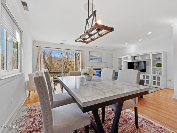 333 Palmer Hill Road 2E, Riverside CT 06878