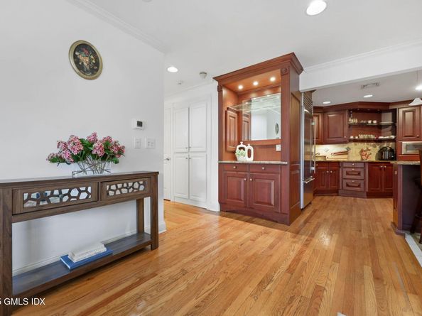 333 Palmer Hill Road 2E, Riverside CT 06878