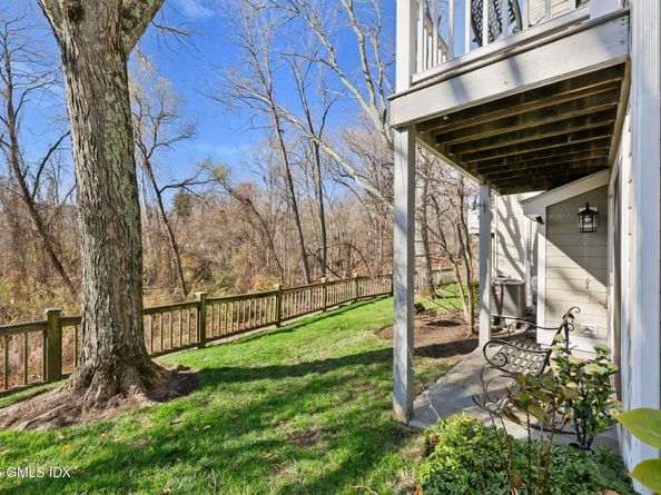 333 Palmer Hill Road 2E, Riverside CT 06878