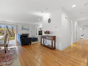 333 Palmer Hill Road 2E, Riverside CT 06878