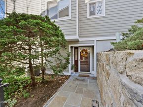 333 Palmer Hill Road 2E, Riverside CT 06878