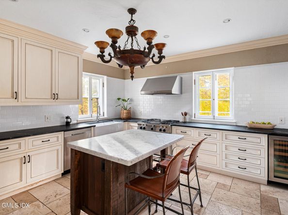 271 Hunting Ridge Road, Stamford CT 06903