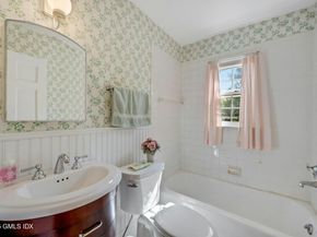 20 Meadow Place, Old Greenwich CT 06870