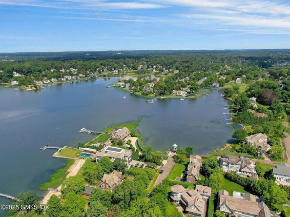 20 Meadow Place, Old Greenwich CT 06870