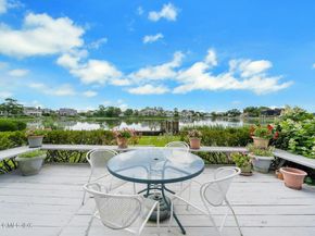 20 Meadow Place, Old Greenwich CT 06870