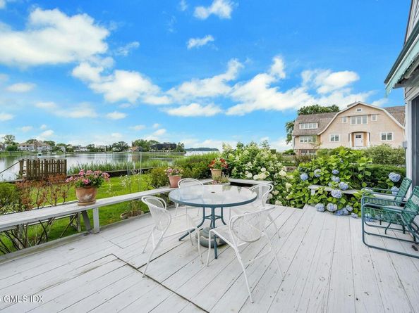 20 Meadow Place, Old Greenwich CT 06870
