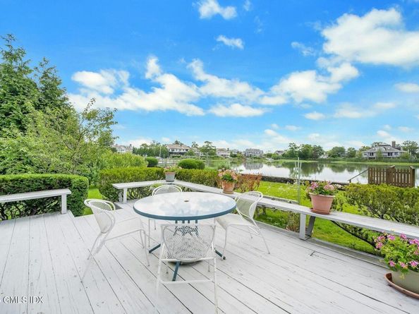 20 Meadow Place, Old Greenwich CT 06870