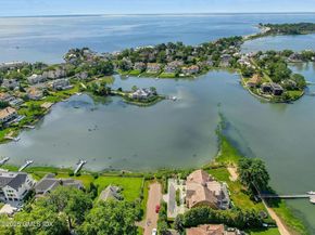 20 Meadow Place, Old Greenwich CT 06870