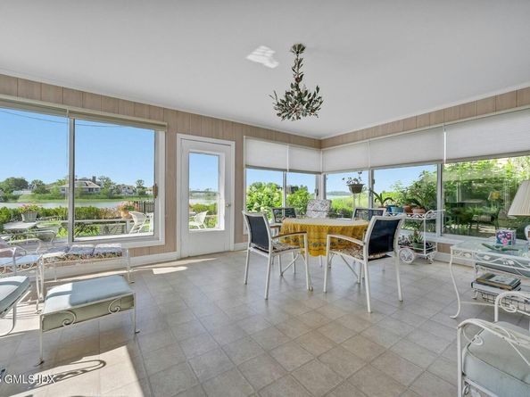 20 Meadow Place, Old Greenwich CT 06870