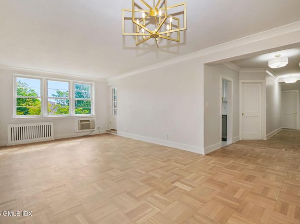 4 Putnam Hill Road 2E, Greenwich CT 06830