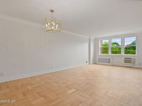 4 Putnam Hill Road 2E, Greenwich CT 06830