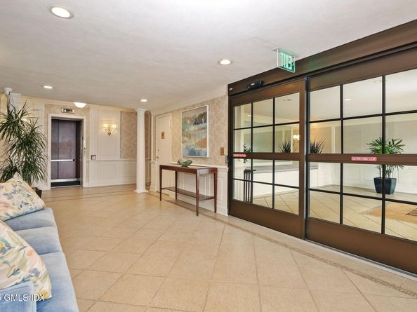 4 Putnam Hill Road 2E, Greenwich CT 06830