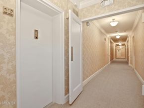 4 Putnam Hill Road 2E, Greenwich CT 06830