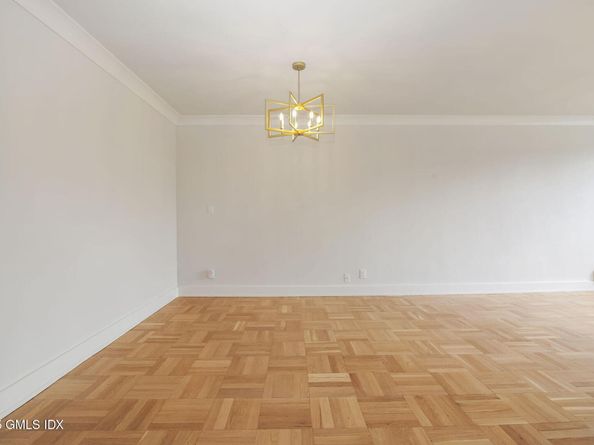 4 Putnam Hill Road 2E, Greenwich CT 06830
