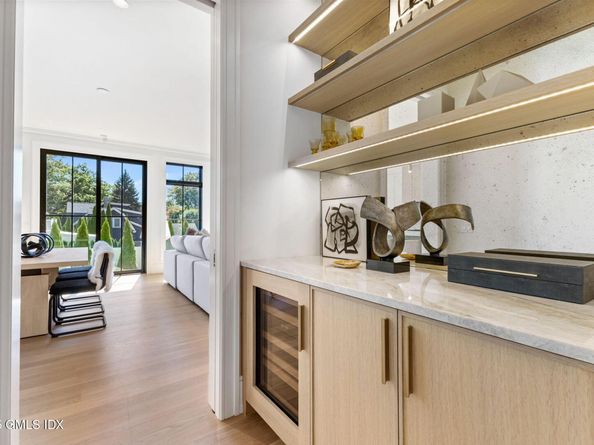 48 Lexington Avenue, Greenwich CT 06830