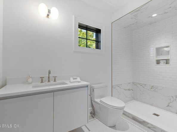 48 Lexington Avenue, Greenwich CT 06830